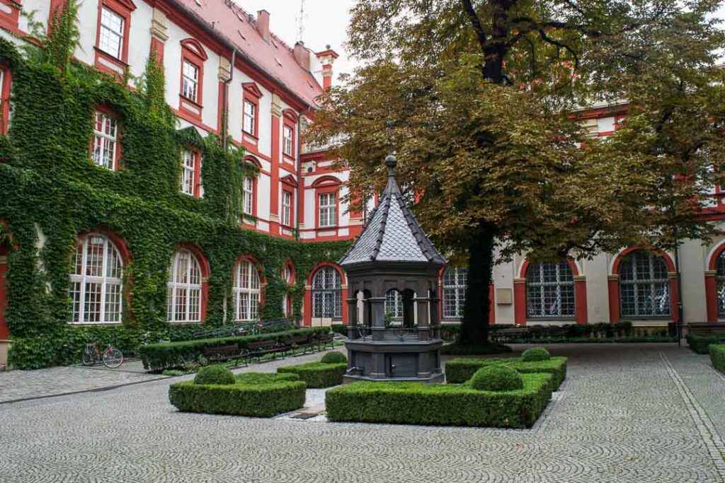 Ossolineum Gardens Wroclaw