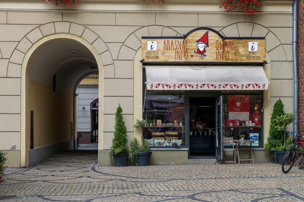 Dwarf Information in Wrocław