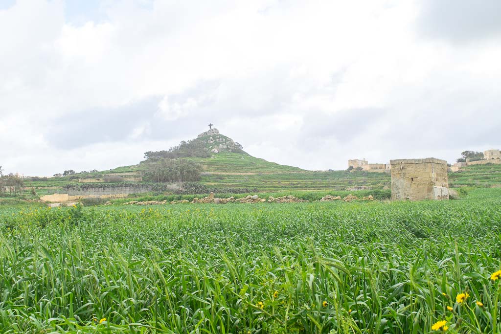 Tas-Salvatur Hill, Gozo Guide