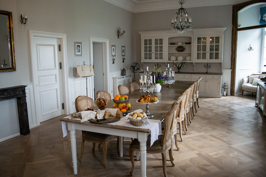 Breakfast Table, Palac Kamieniec