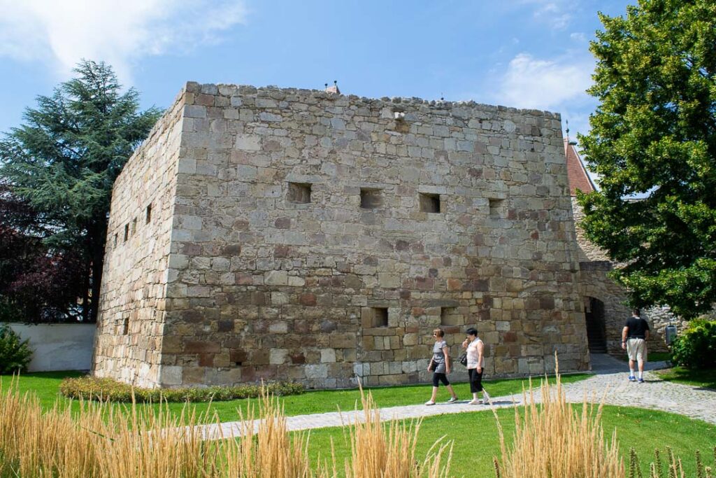 Dombastei Town Walls