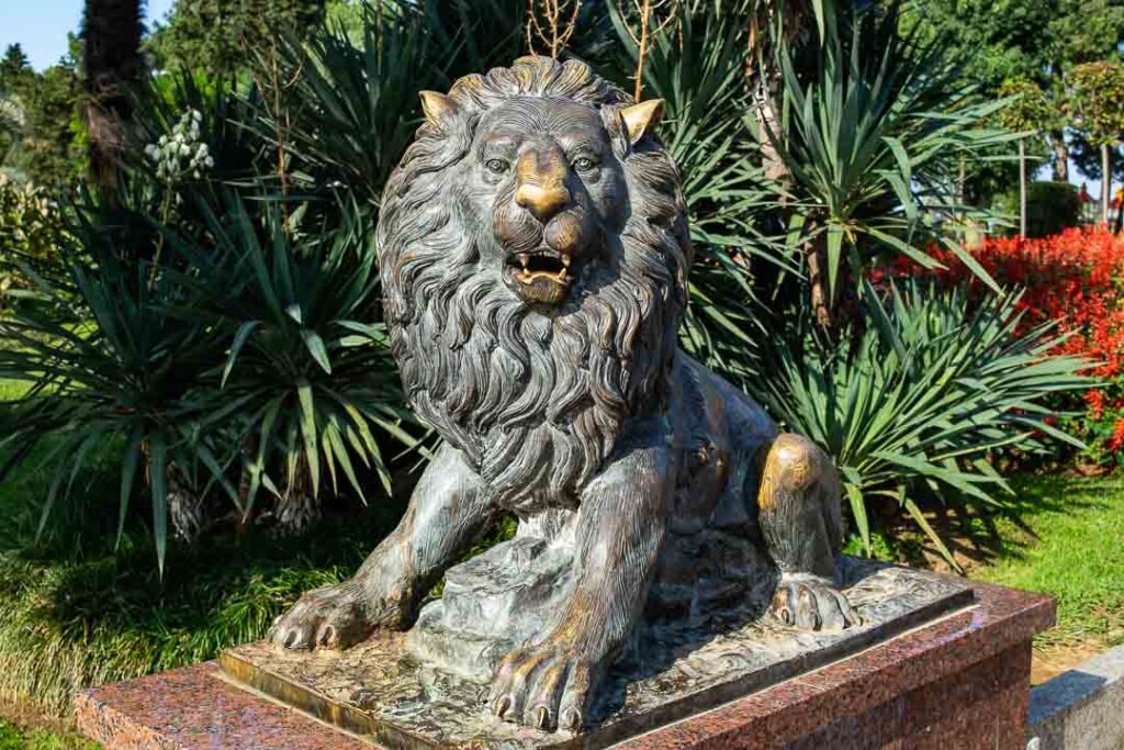 Boulevard Lion, Visiting Georgia's Black Sea Coast