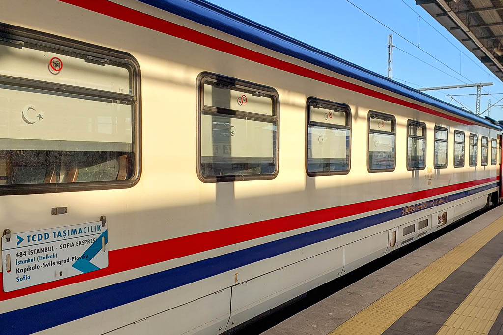 Travel by train Istanbul to Sofia