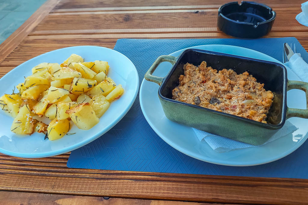 Fërgesë Albanian dish