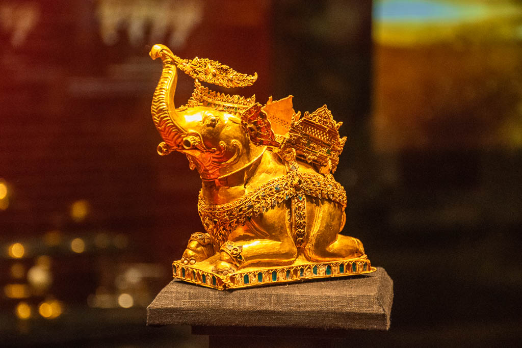 Chao Sam Phraya National Museum