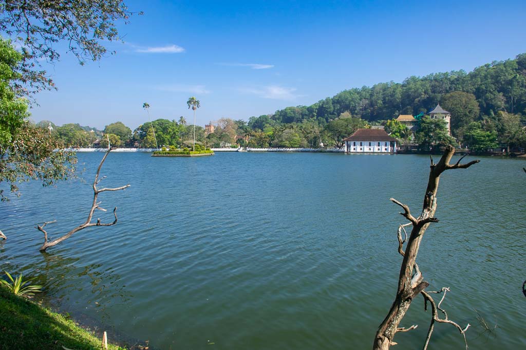 Visiting Kandy Lake Sri Lanka