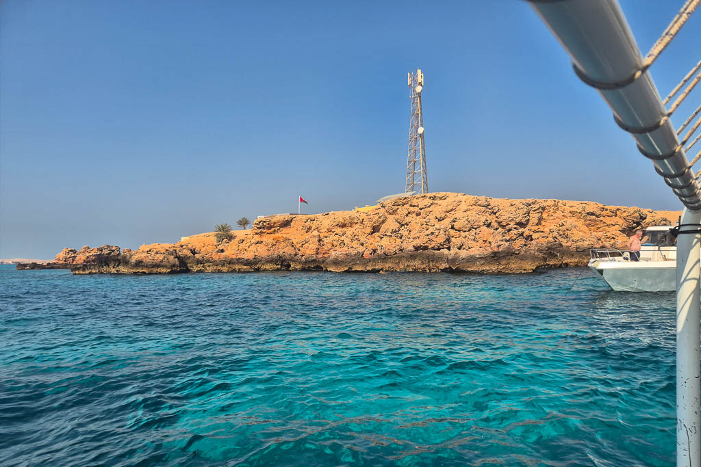 Oman snorkeling boat tour