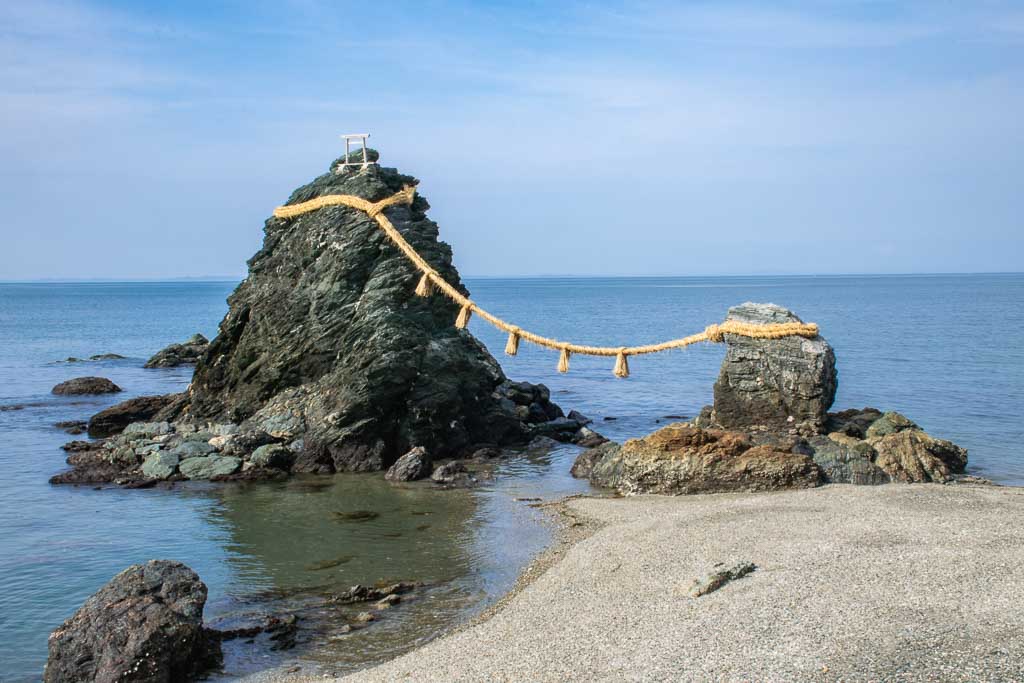 Futami Wedded Rocks, Meoto Iwa rocks