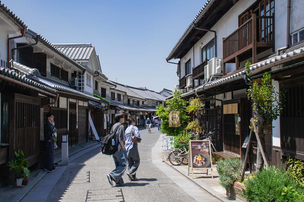 Sightseeing in Kurashiki Bikan Historical Quarter